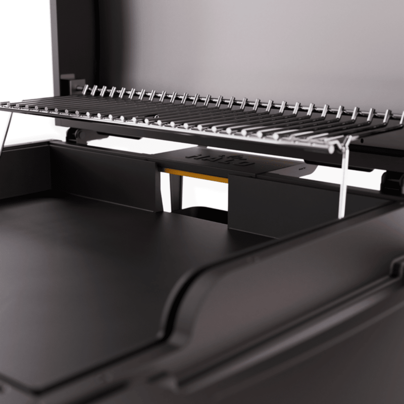 Wind-proof inset griddle plate on Elite2B countertop griddle