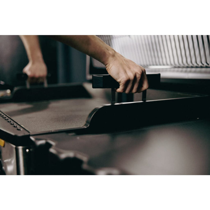 XL rear grease management system on Elite4B outdoor griddle